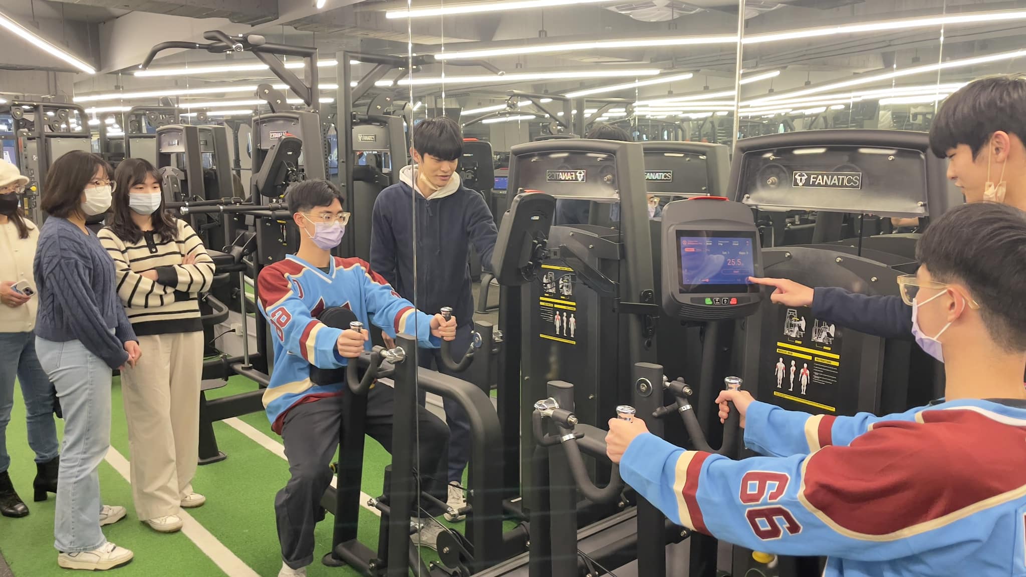 板橋體育場「T-SoX飈動精準健康促進中心」4/1-13試營運 運動科技免費體驗