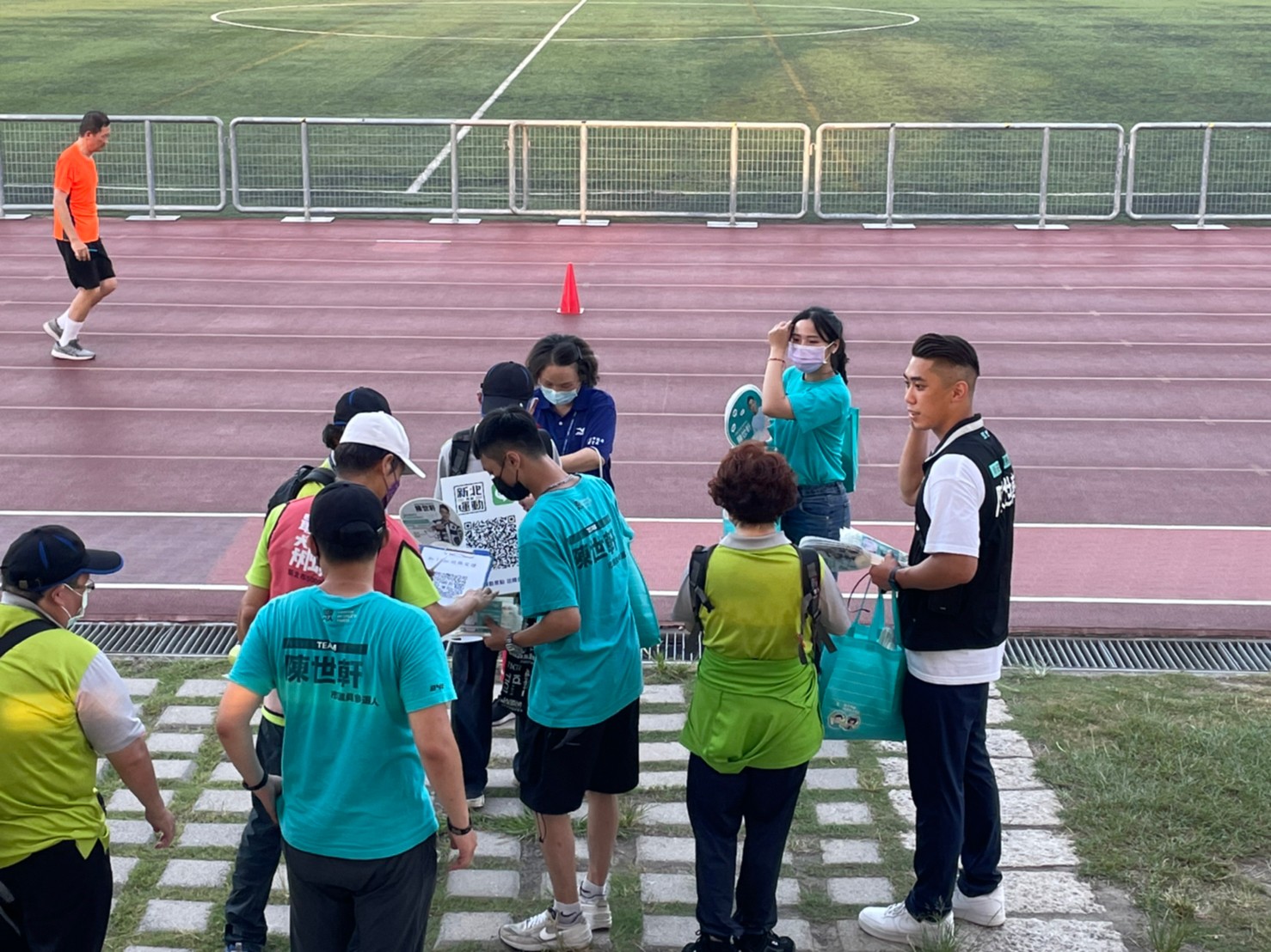 最強市民飆5k志工出勤3.jpg