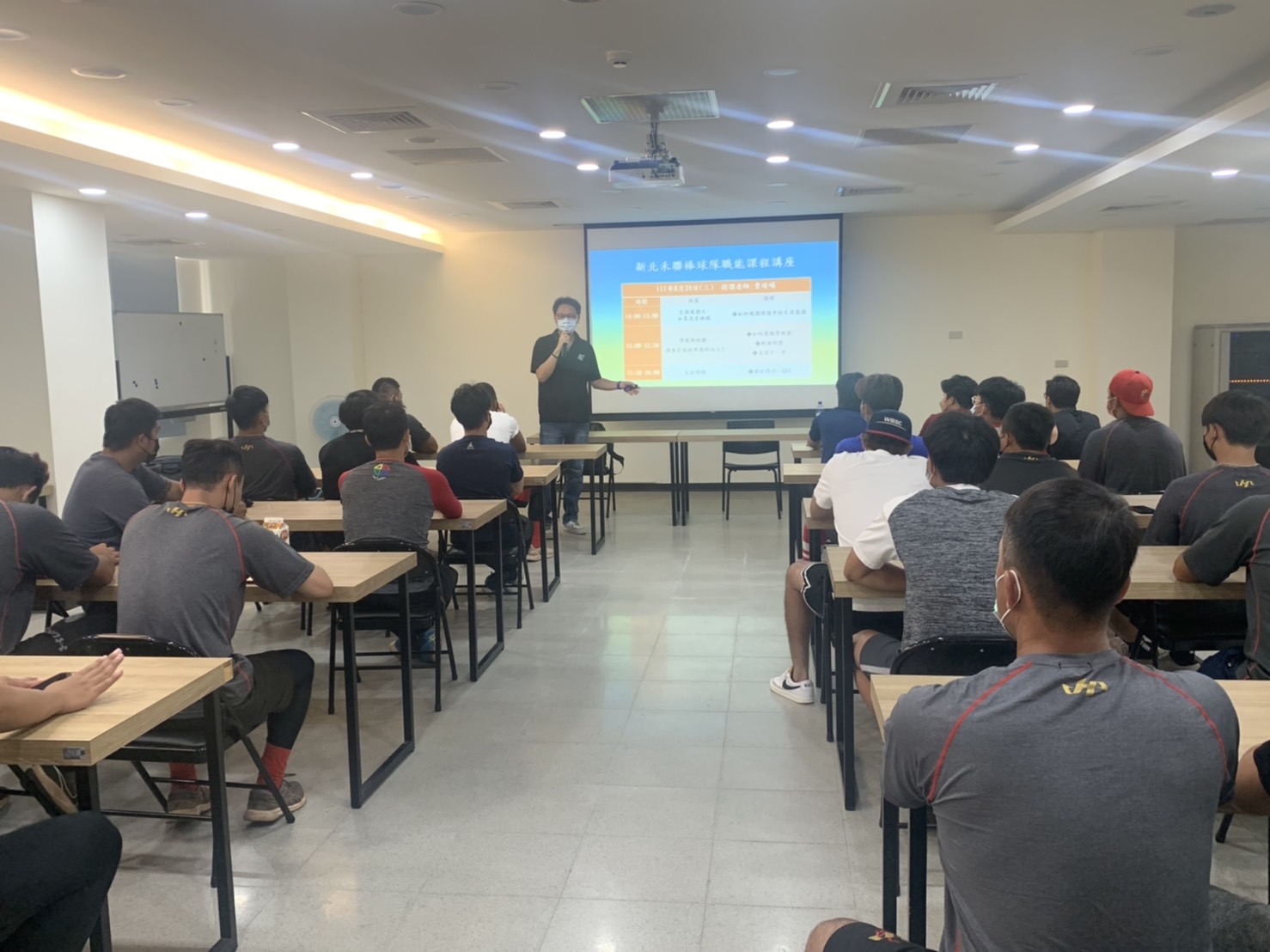 1110824 棒球隊職能課程講座-1.jpg