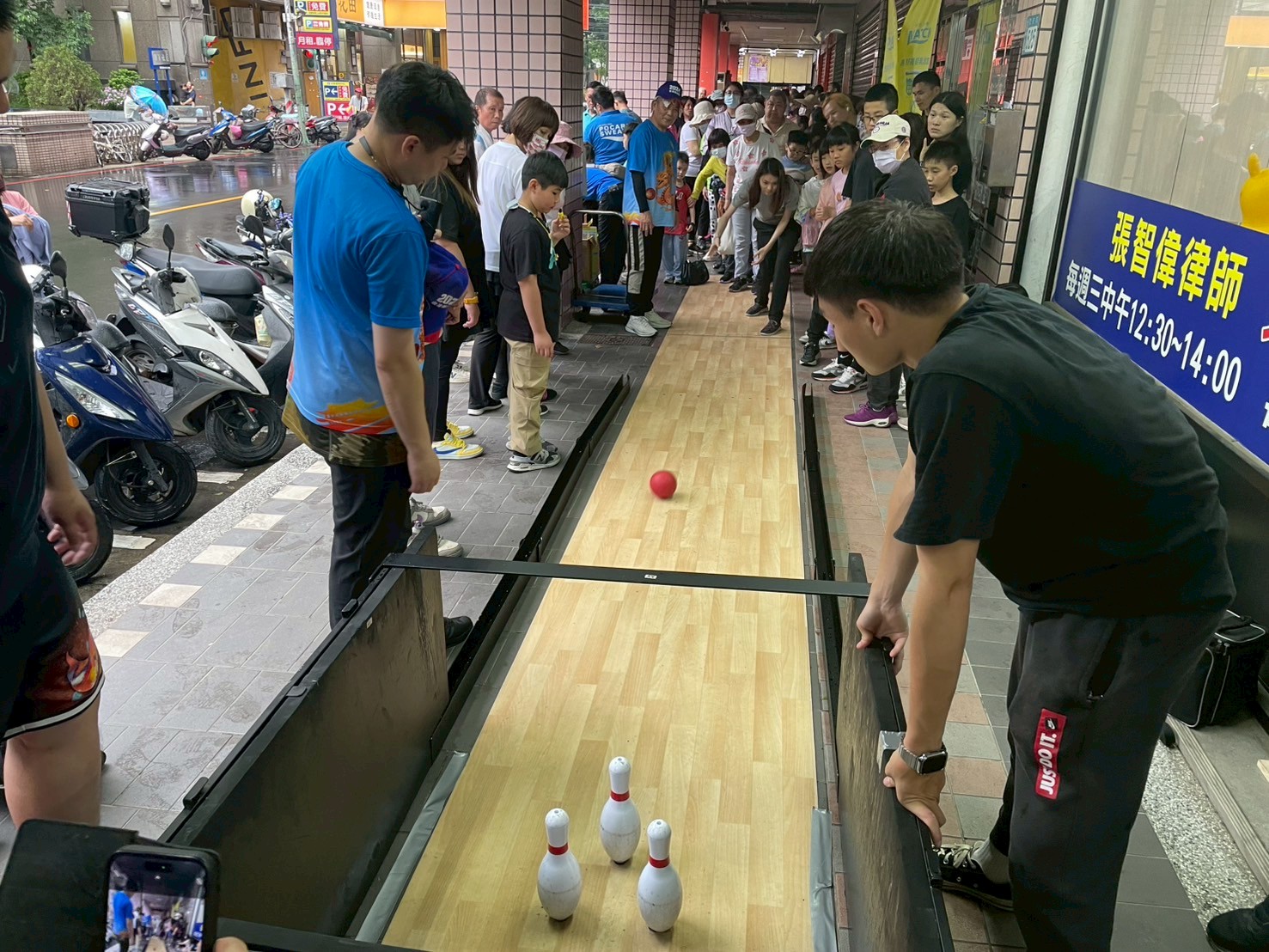 LINE_ALBUM_1140420新莊區體育會戶外保齡（委員訪視）_250421_9.jpg