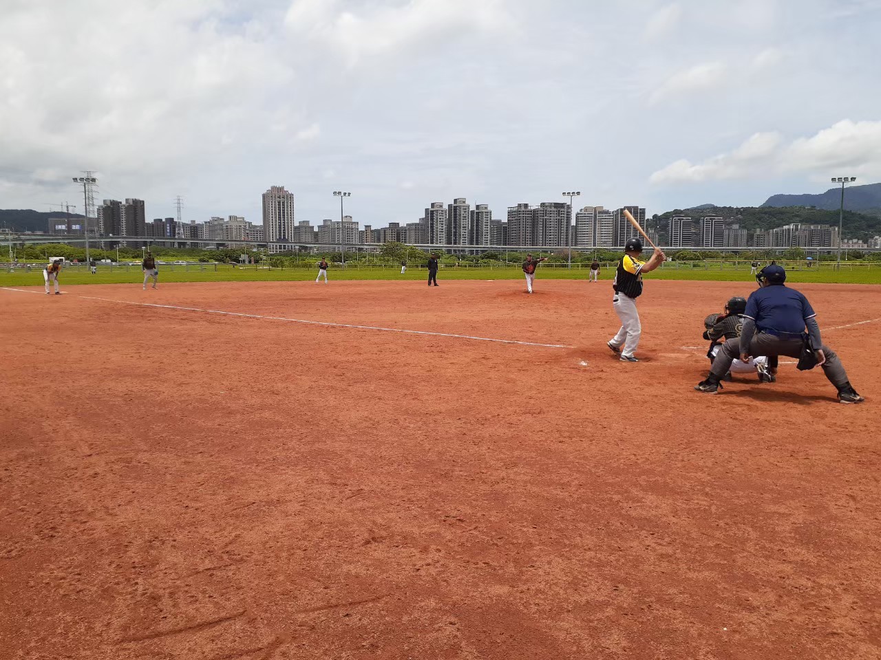 社區棒球聯賽（微風蘆堤棒球場）1.jpg