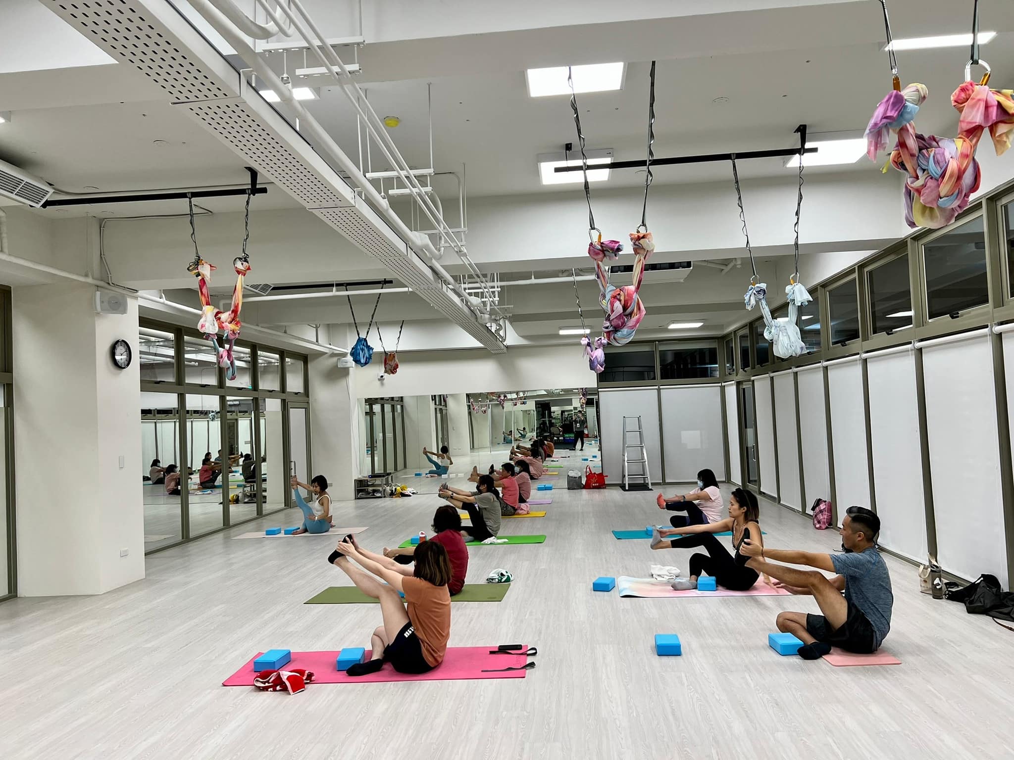 各項運動課程等民眾來體驗(圖片來源威湧運動林口館-東湖國小)
