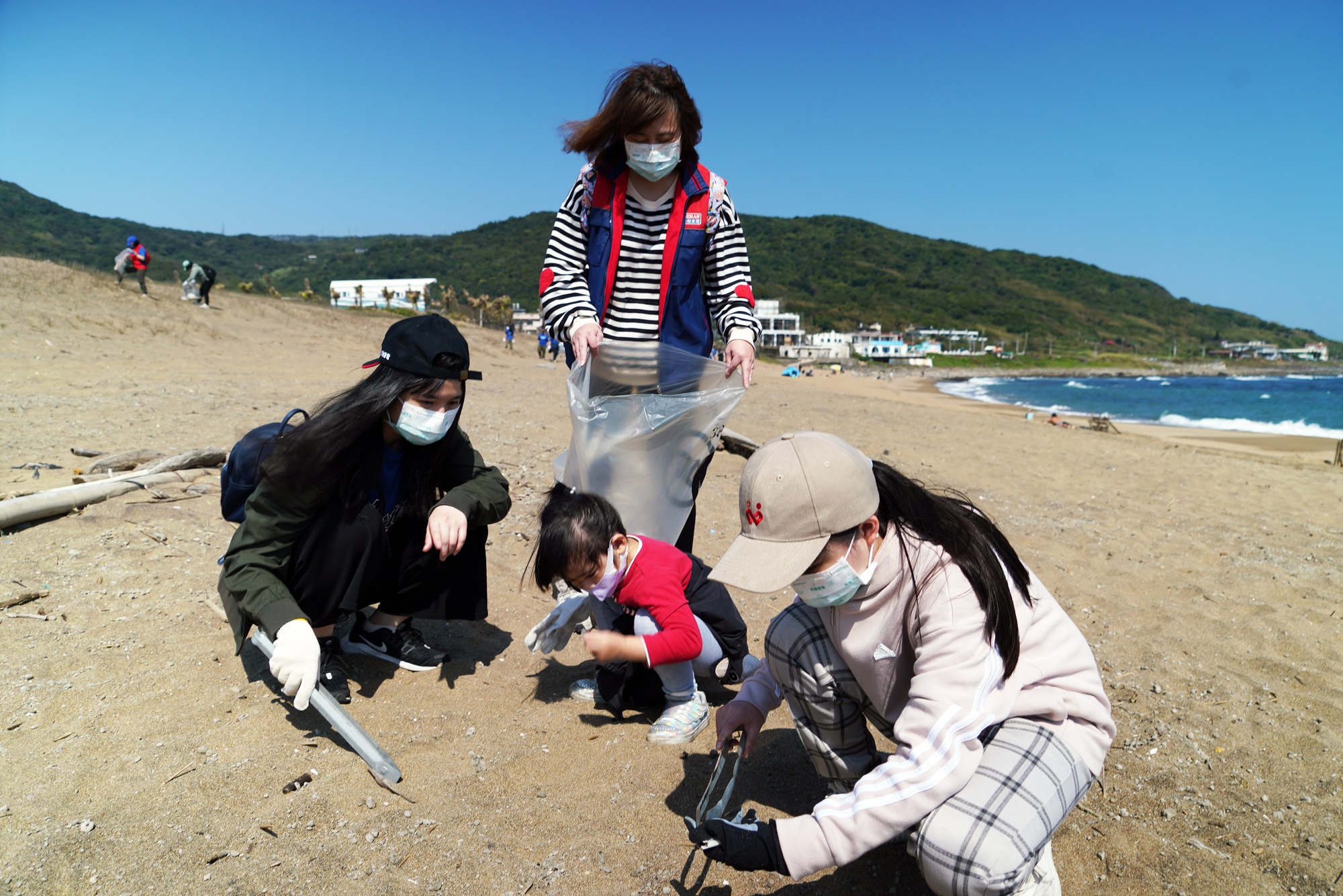禾聯碩號召超過250人齊力淨灘