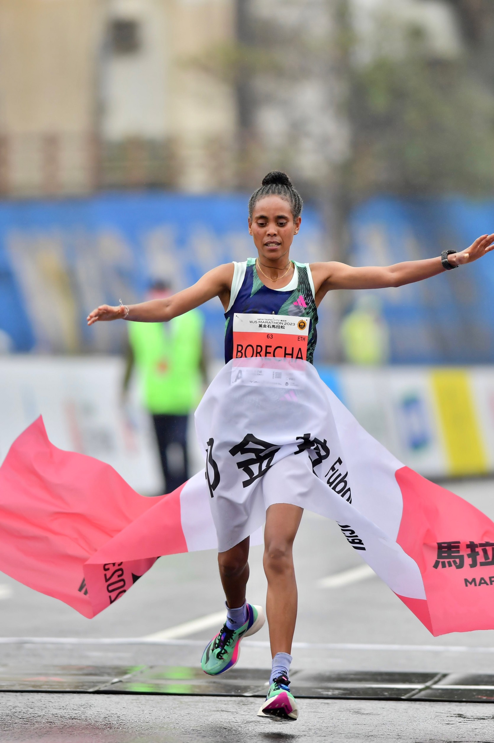 馬拉松女子組第一名BORECHA衝線。照片來源©︎Allsports創星影像.jpg