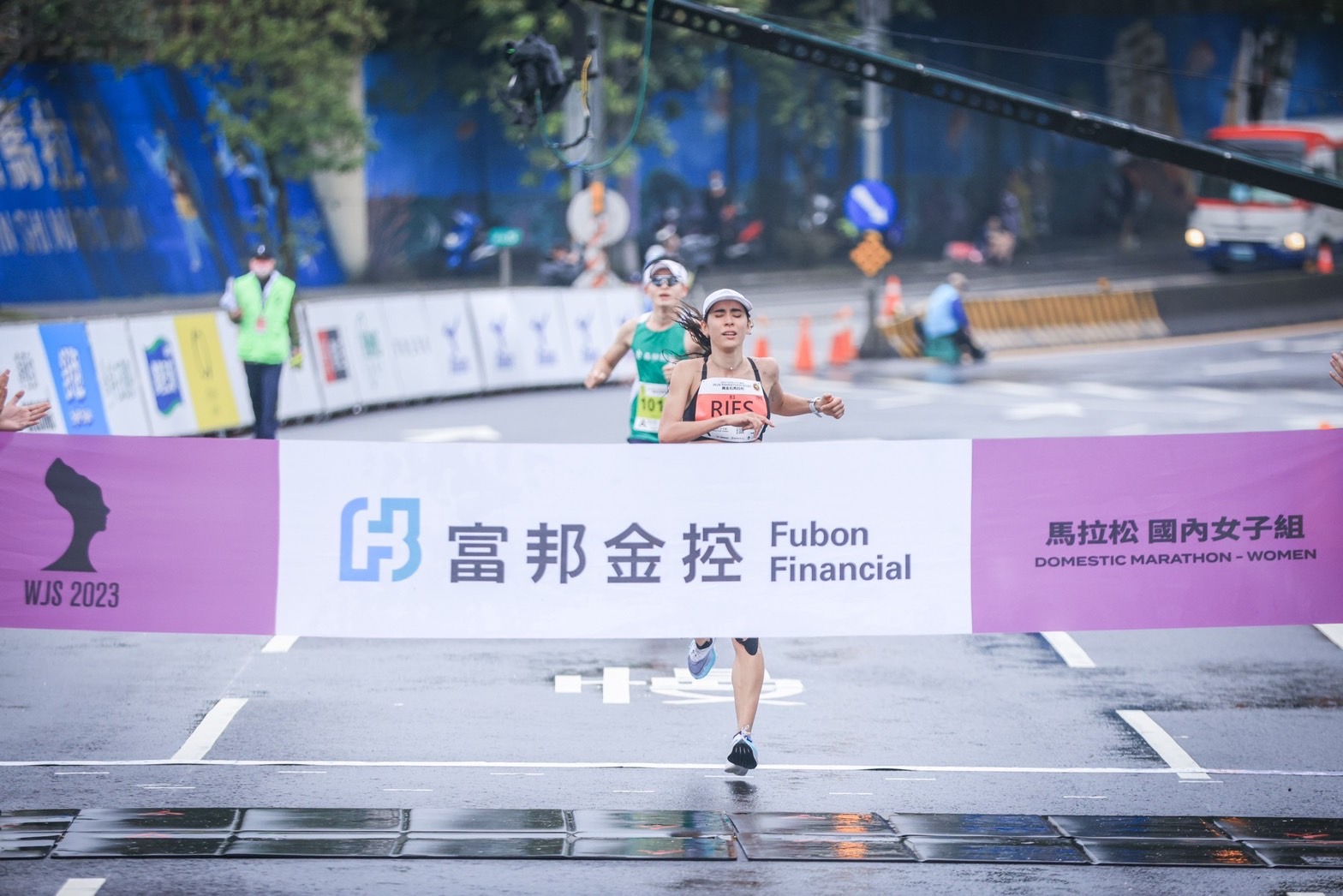 馬拉松好手雷理莎拚盡全力拿下國內女子組冠軍，照片來源don1don.jpg