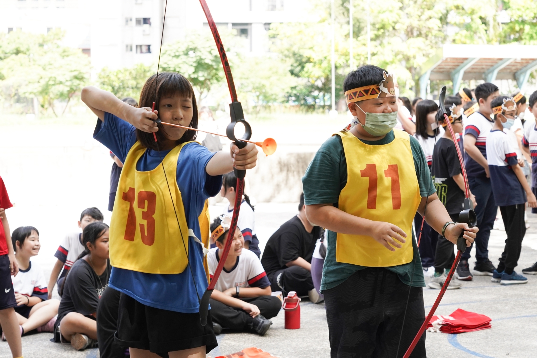 「扛著野豬跑－新北原住民運動趣味挑戰賽」，勇士射日（原住民傳統射箭為實體弓）需線上報名(圖非實體弓)