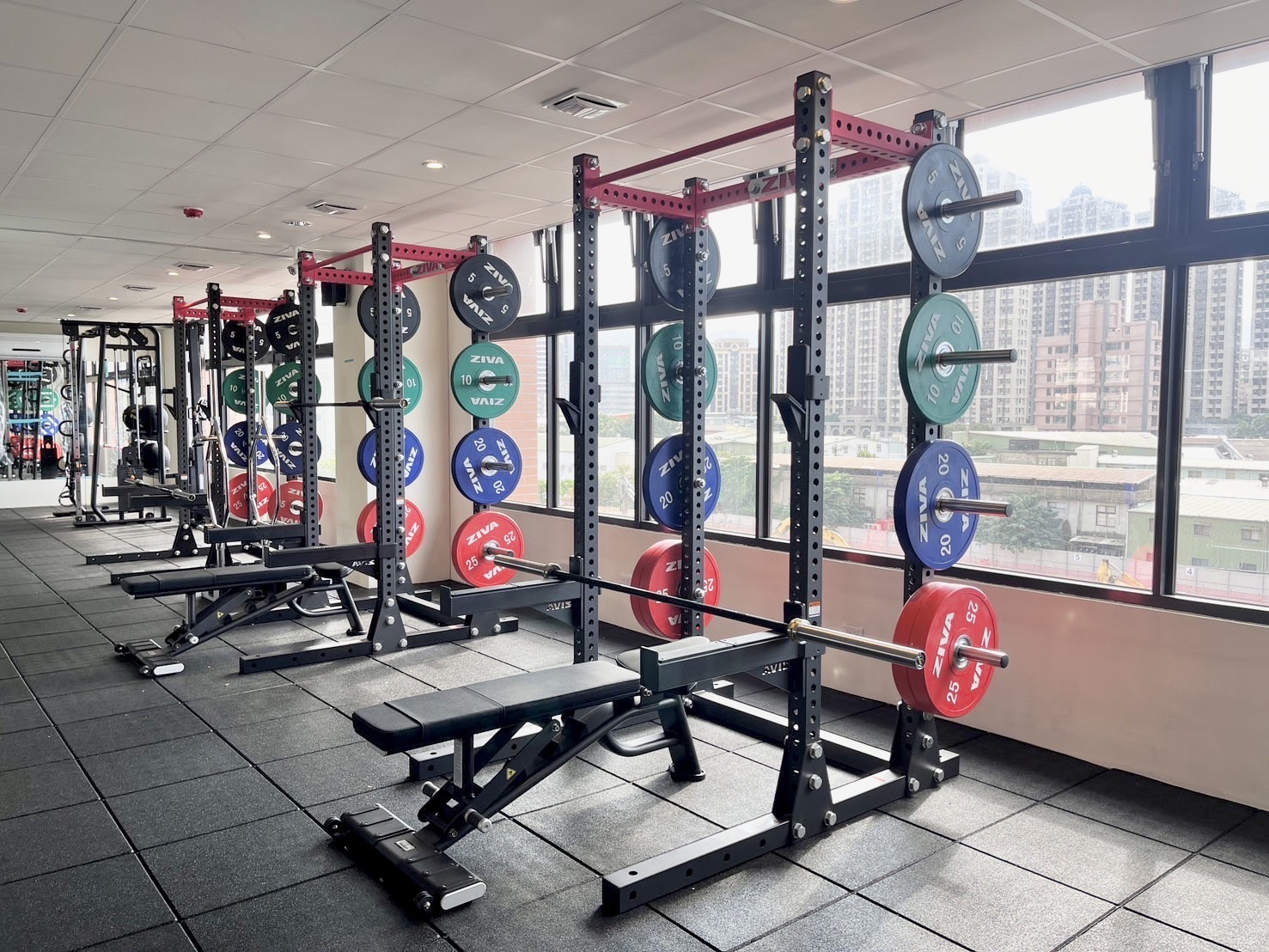 洛德城堡 FunGym 土城店有多項健身器材