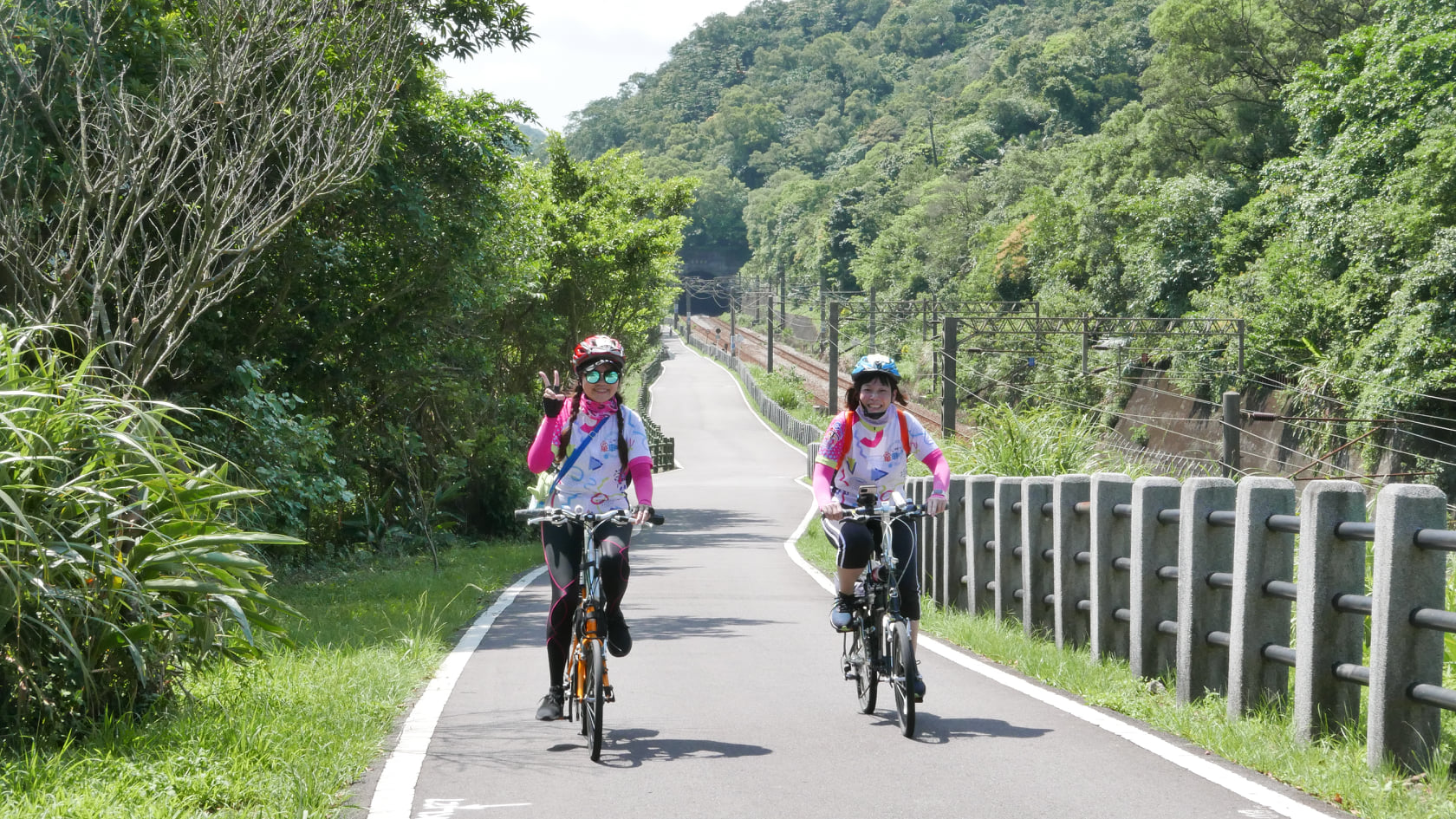 瑞芳三貂嶺騎乘鐵道旁(圖片中華民國自行車騎士協會)
